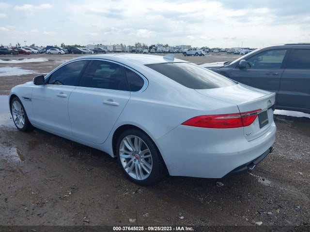 2018 JAGUAR XF SAJBH4EV0JCY53450 Photo 2