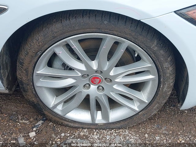 2018 JAGUAR XF SAJBH4EV0JCY53450 Photo 5