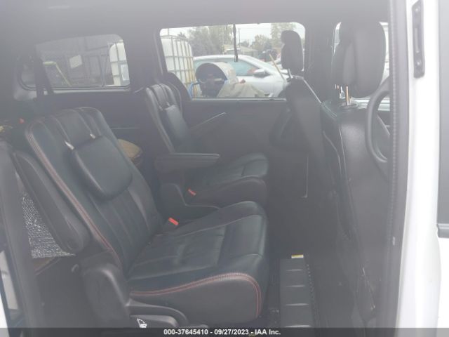 2C4RDGEG9KR690818 Dodge Grand Caravan Gt