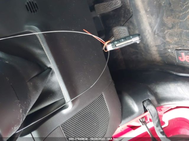 1C4HJXDG9JW113458 Jeep Wrangler Unlimited Sport S