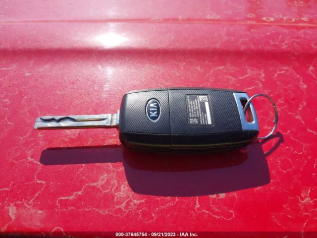 KNDJP3A51F7811642 KIA SOUL +