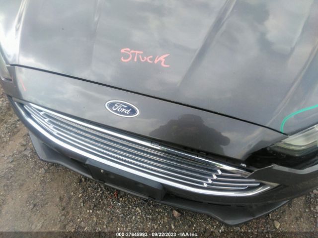 3FA6P0H72HR338749 Ford FUSION SE