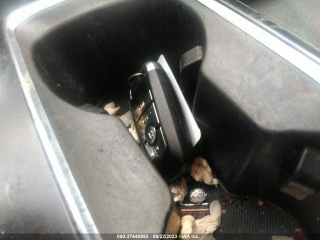 3FA6P0H72HR338749 Ford FUSION SE