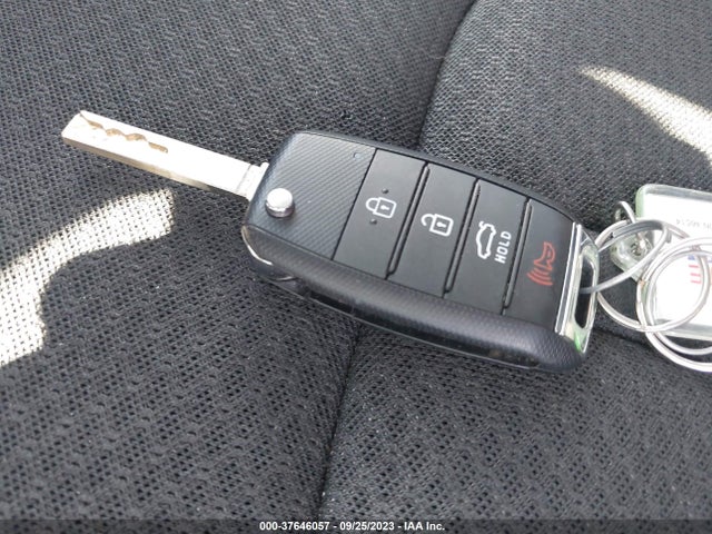KIA Optima Lx 2017 KNAGT4L38H5175532 Image 11