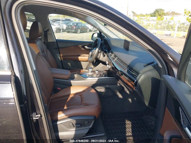 WA1VAAF72JD001717 Audi Q7 Prestige