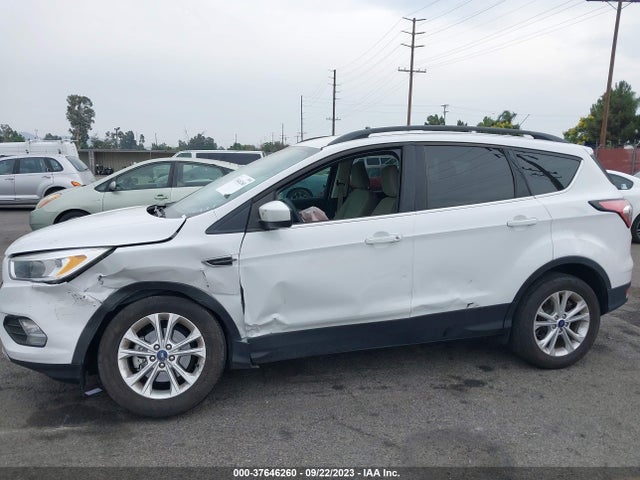 2018 FORD ESCAPE SE VIN: 1FMCU0GD2JUD38287