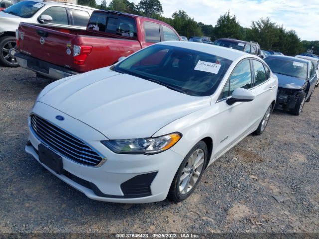 3FA6P0LU3KR226126 Ford Fusion Hybrid Se