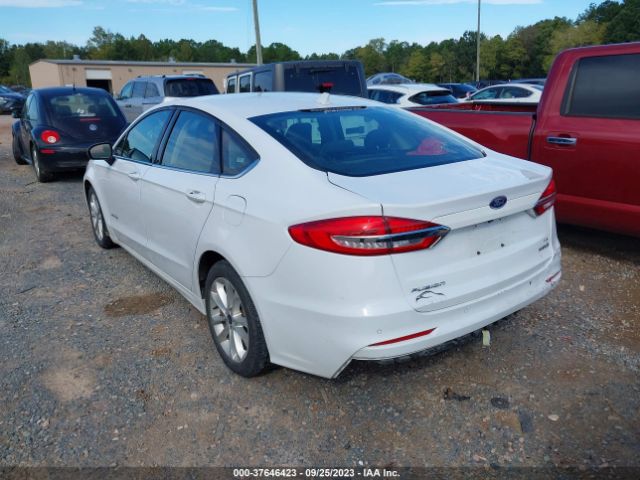 3FA6P0LU3KR226126 Ford Fusion Hybrid Se