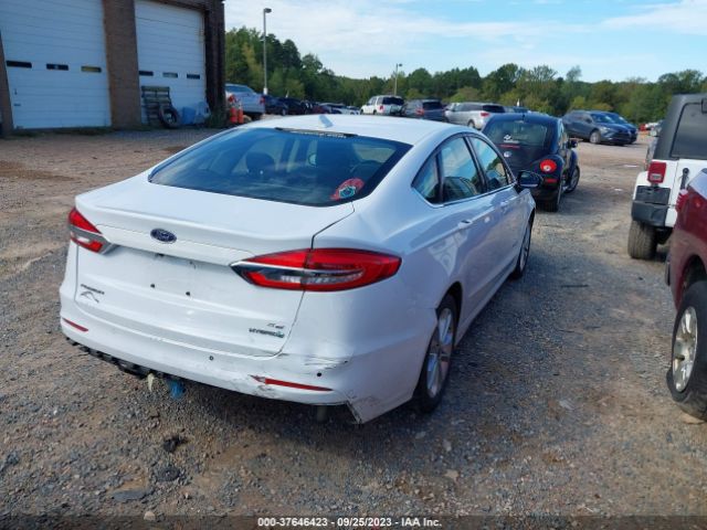 3FA6P0LU3KR226126 Ford Fusion Hybrid Se