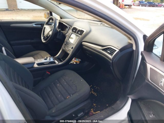 3FA6P0LU3KR226126 Ford Fusion Hybrid Se