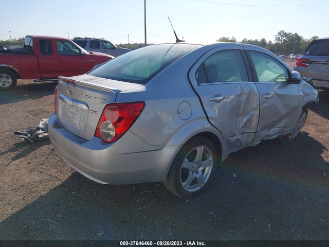 Chevrolet Sonic Ltz Auto 2014 1G1JE5SB5E4217117 Image 4