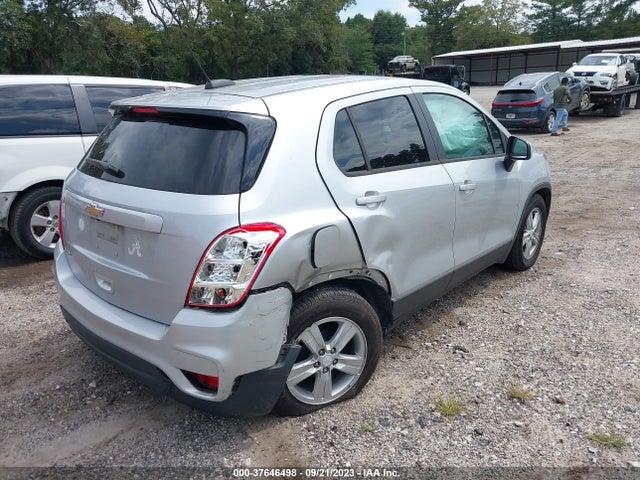 Chevrolet TRAX LS 2020 3GNCJKSB0LL210391 Image 4