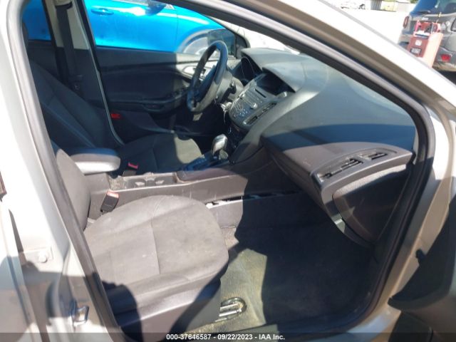 1FADP3K22GL213690 Ford FOCUS SE
