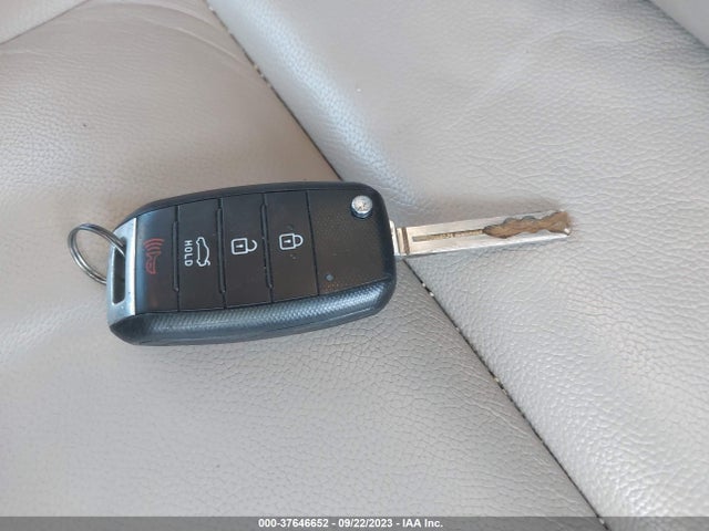 KIA Optima Lx 2015 5XXGM4A76FG400304 Image 11