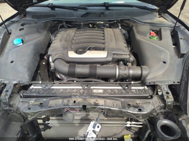 2017 PORSCHE CAYENNE WP1AA2A29HKA87697 Photo 9