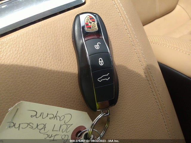 2017 PORSCHE CAYENNE WP1AA2A29HKA87697 Photo 10