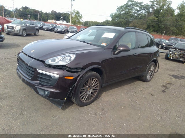2017 PORSCHE CAYENNE WP1AA2A29HKA87697 Photo 1