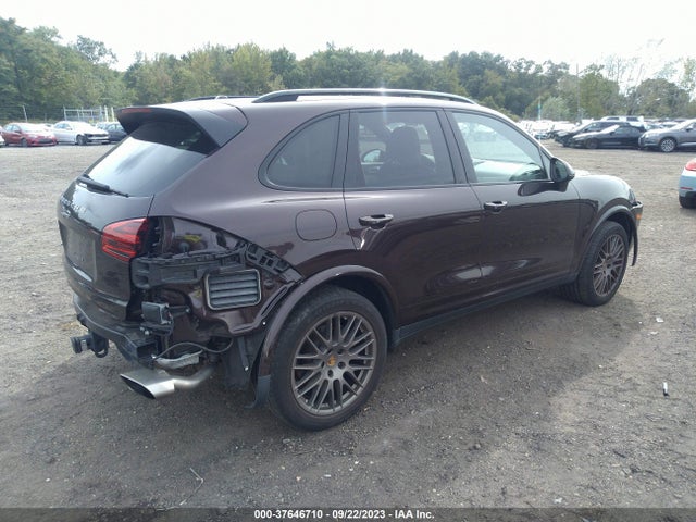 2017 PORSCHE CAYENNE WP1AA2A29HKA87697 Photo 3