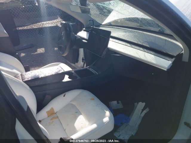 2021 TESLA MODEL Y 5YJYGDEE6MF195832 Photo 4