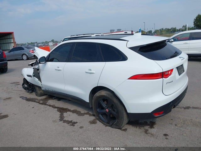 2018 JAGUAR F-PACE SADCJ2FX0JA266113 Photo 2