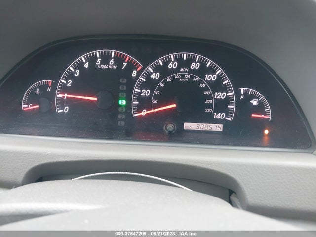 2005 TOYOTA CAMRY LE/XLE VIN: 4T1BF30K75U614579