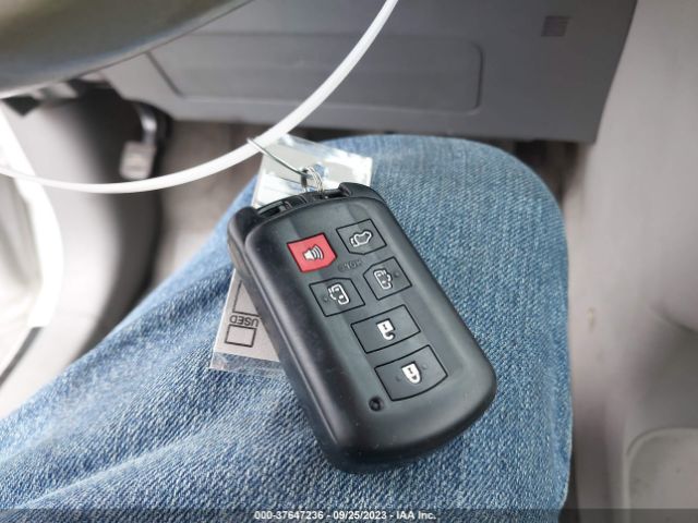 5TDDK3DC7ES092651 Toyota Sienna Limited 7 Passenger