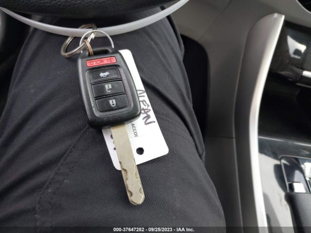 1HGCR2F38HA229274 Honda Accord Sedan Lx