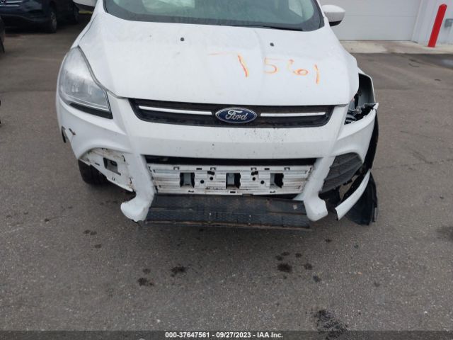 1FMCU9GX4FUC28749 Ford ESCAPE SE