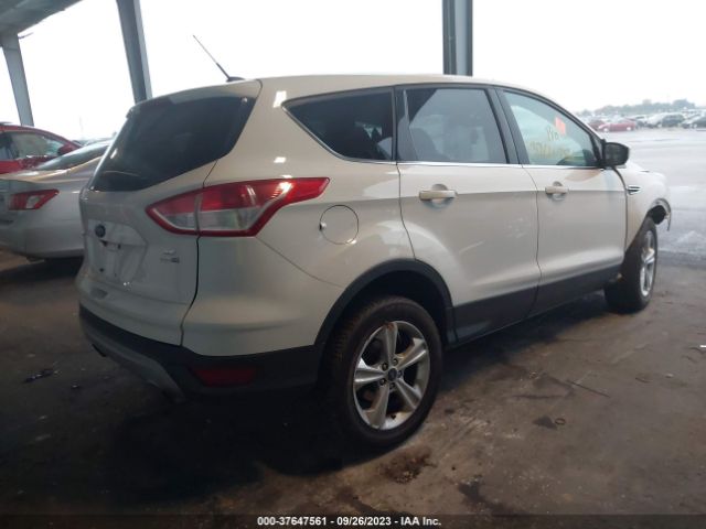 1FMCU9GX4FUC28749 Ford ESCAPE SE