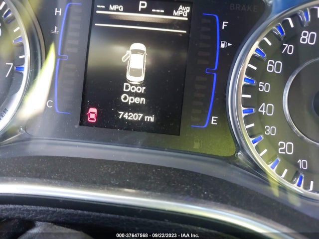Chrysler 200 Limited Platinum 2017 1C3CCCAB4HN505242 Image 15