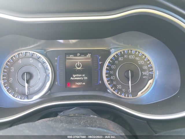 Chrysler 200 Limited Platinum 2017 1C3CCCAB4HN505242 Image 7