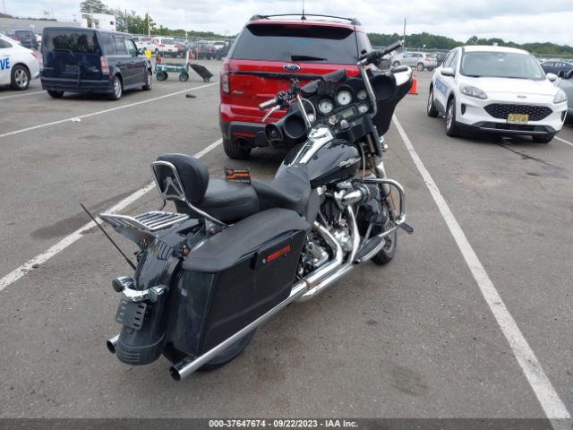 2010 HARLEY-DAVIDSON FLHX 1HD1KB412AB671168 Photo 3