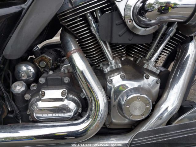 2010 HARLEY-DAVIDSON FLHX 1HD1KB412AB671168 Photo 7