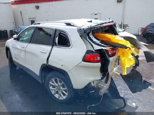 1C4PJMCS5FW504677 Jeep Cherokee Latitude