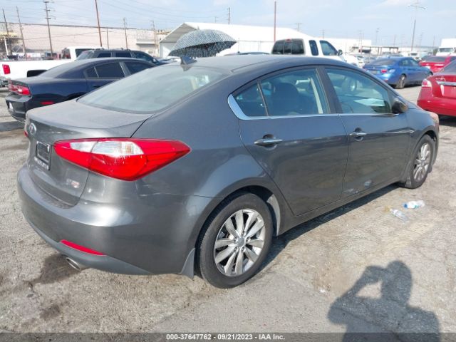 KNAFX4A8XE5079427 KIA FORTE EX