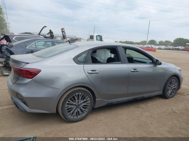 3KPF54AD7NE479746 KIA Forte Gt-line