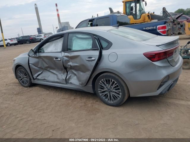 3KPF54AD7NE479746 KIA Forte Gt-line