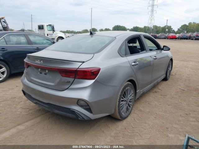 3KPF54AD7NE479746 KIA Forte Gt-line