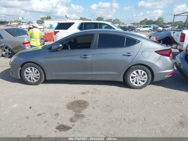 2019 HYUNDAI ELANTRA SE VIN: 5NPD74LF1KH472069