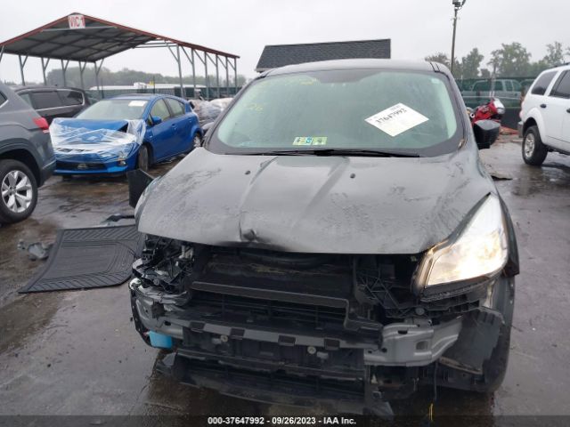 1FMCU0G72FUC86175 Ford ESCAPE SE