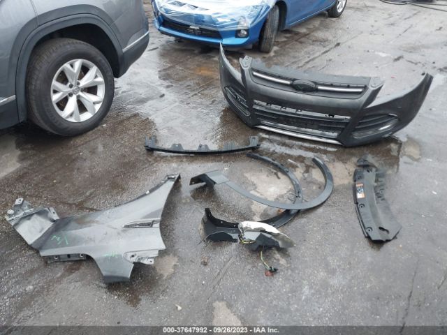 1FMCU0G72FUC86175 Ford ESCAPE SE