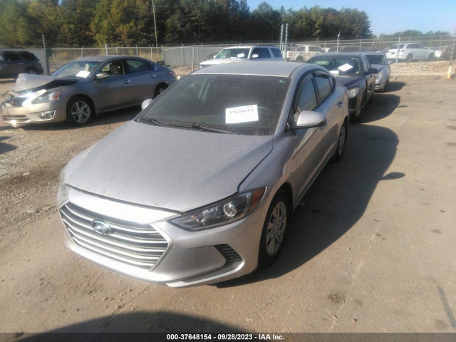 Hyundai ELANTRA SE 2018 KMHD74LF8JU467693 Image 2