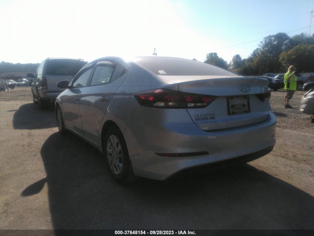 Hyundai ELANTRA SE 2018 KMHD74LF8JU467693 Image 3