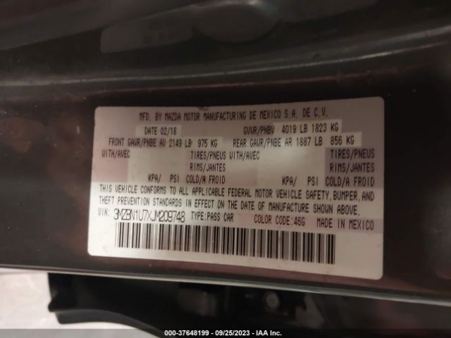 2018 MAZDA MAZDA3 3MZBN1U7XJM209748 Photo 8