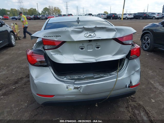 Hyundai ELANTRA SE 2015 5NPDH4AE7FH599518 Image 16
