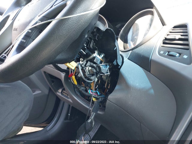 2014 HYUNDAI ELANTRA SE VIN: 5NPDH4AE6EH487226