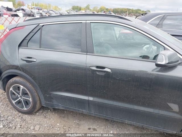 KNDCR3LE8P5089681 KIA NIRO EX