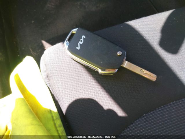 5XXG24J25NG084483 KIA K5 LX