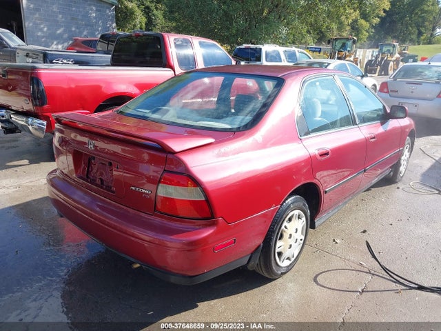 1995 HONDA ACCORD LX/EX VIN: 1HGCD5635SA088591