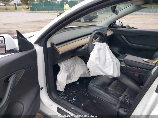 Tesla Model Y Long Range 2020 5YJYGDEE1LF012724 Image 5